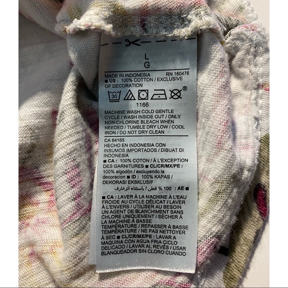 Old Navy Tropical Floral Crop Top - Picture 6 of 7